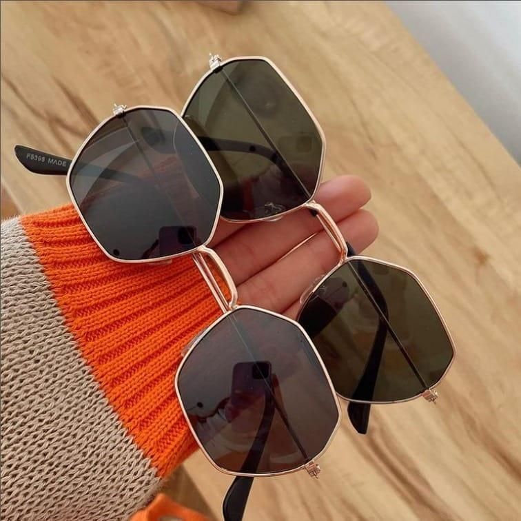 Suga Octagon Round Black Sunglass – Bold, Stylish & Timeless